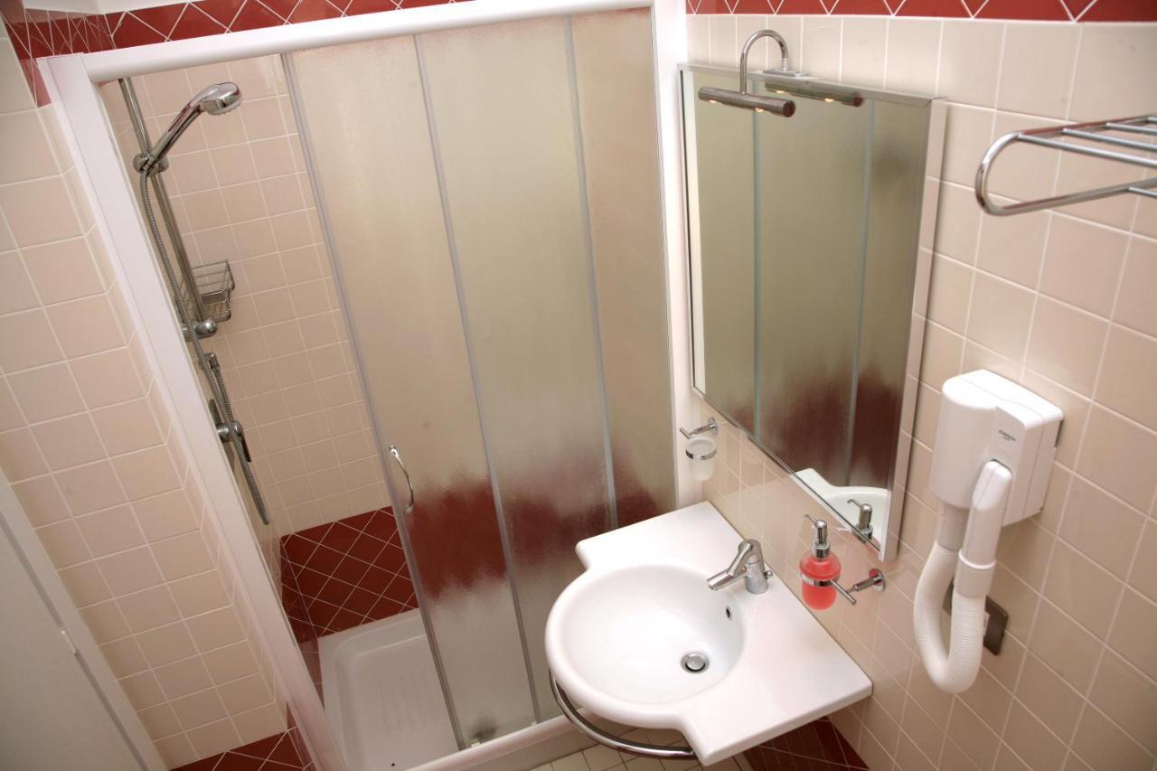Hotel Ivana Misano Adriatico Zewnętrze zdjęcie