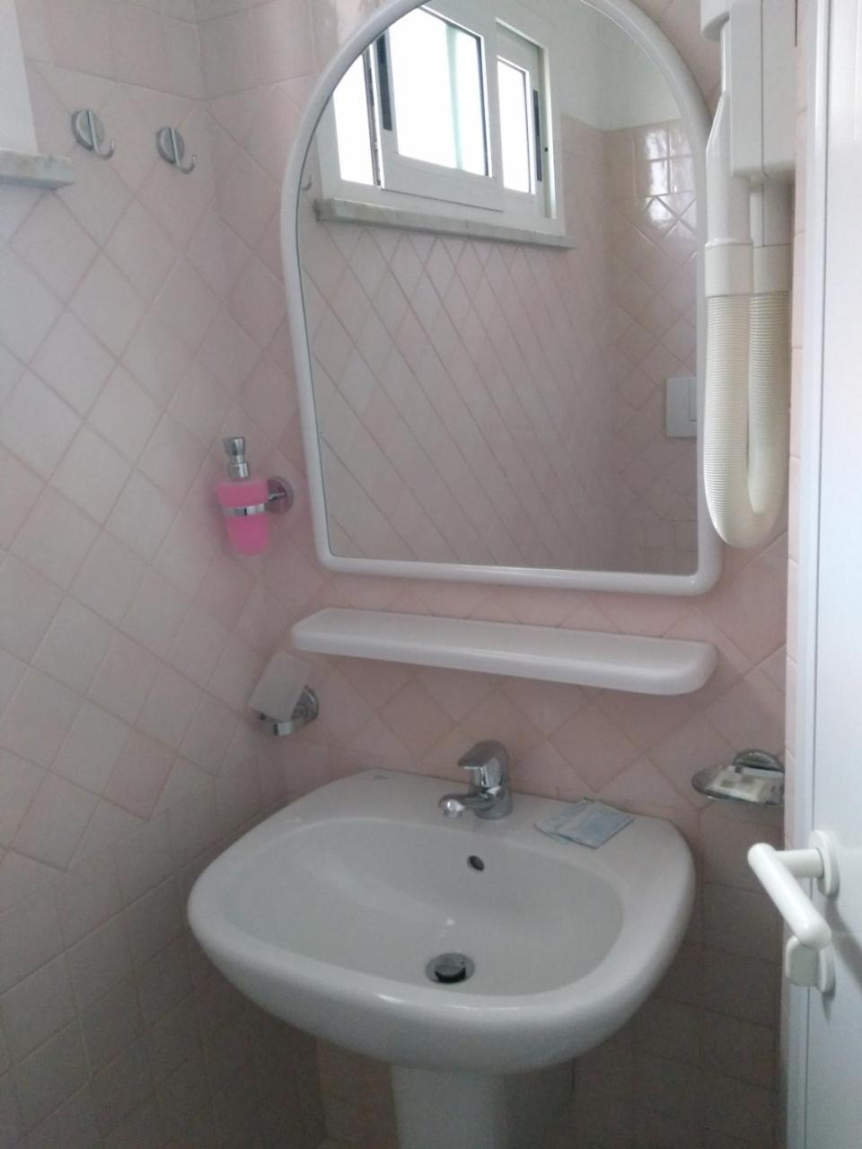 Hotel Ivana Misano Adriatico Zewnętrze zdjęcie