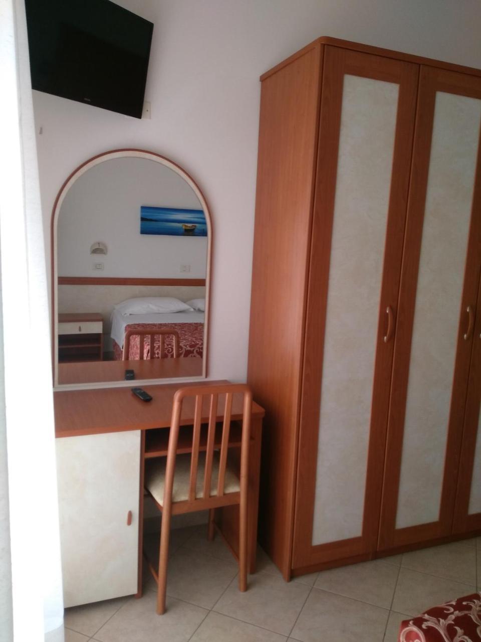 Hotel Ivana Misano Adriatico Zewnętrze zdjęcie