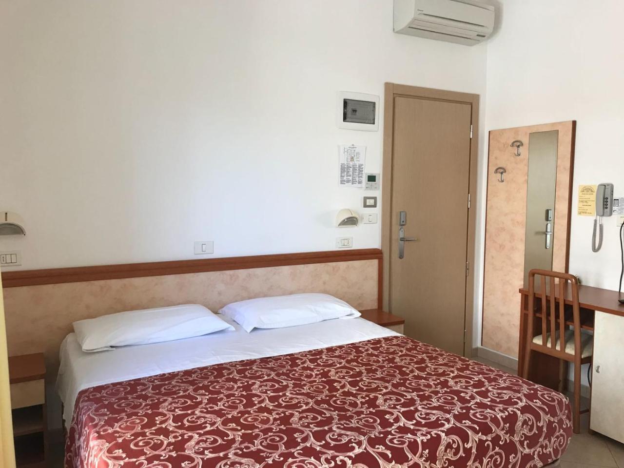 Hotel Ivana Misano Adriatico Zewnętrze zdjęcie