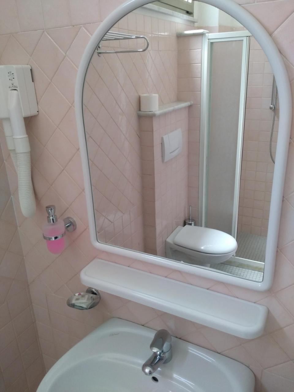 Hotel Ivana Misano Adriatico Zewnętrze zdjęcie