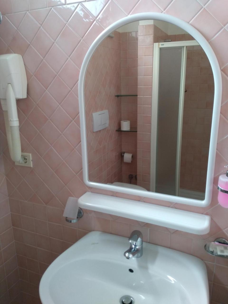 Hotel Ivana Misano Adriatico Zewnętrze zdjęcie
